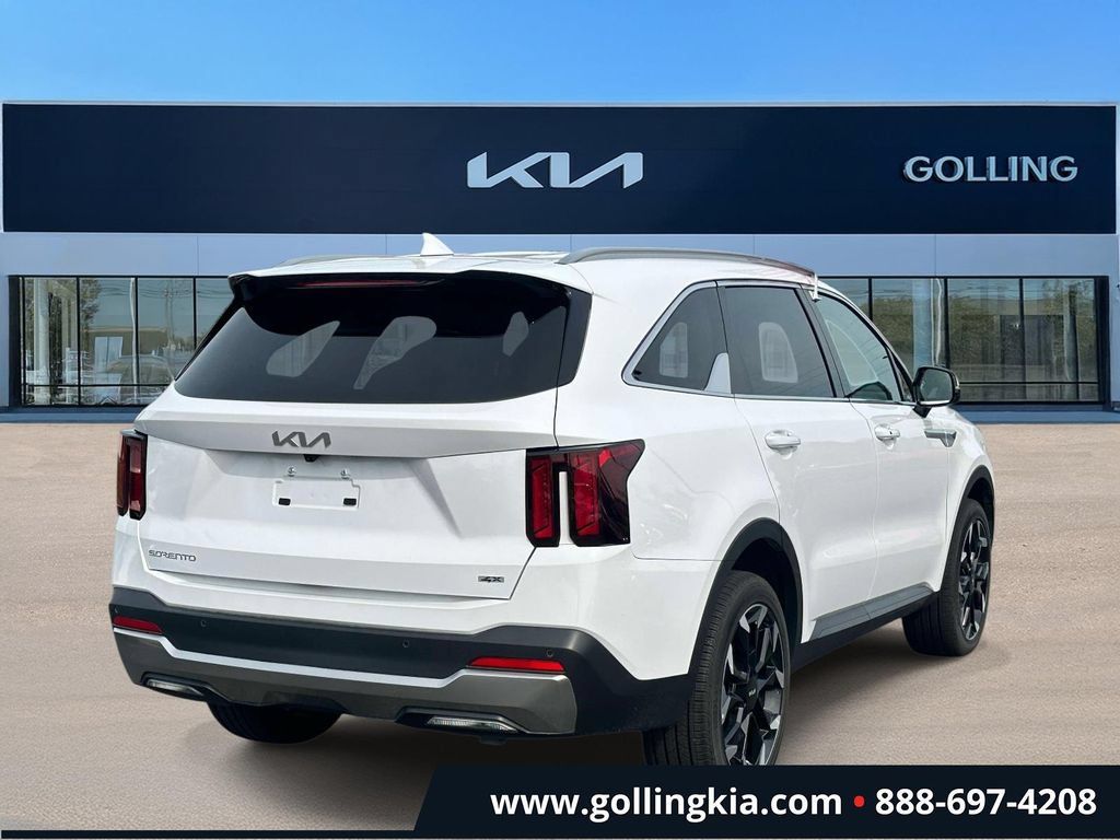 Certified 2026 Kia Sorento EX AWD/4WD image 3