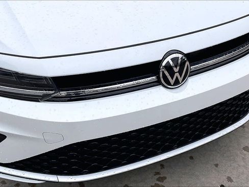 Used 2025 Volkswagen Jetta SE image 28