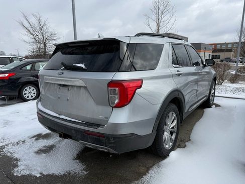 Used 2020 Ford Explorer XLT w/ Equipment Group 202A image 8