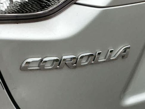Used 2021 Toyota Corolla LE FWD image 17