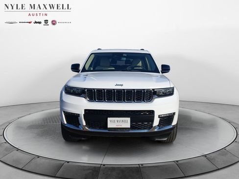 Used 2022 Jeep Grand Cherokee L Limited w/ Trailer Tow Group (B) AWD/4WD image 18