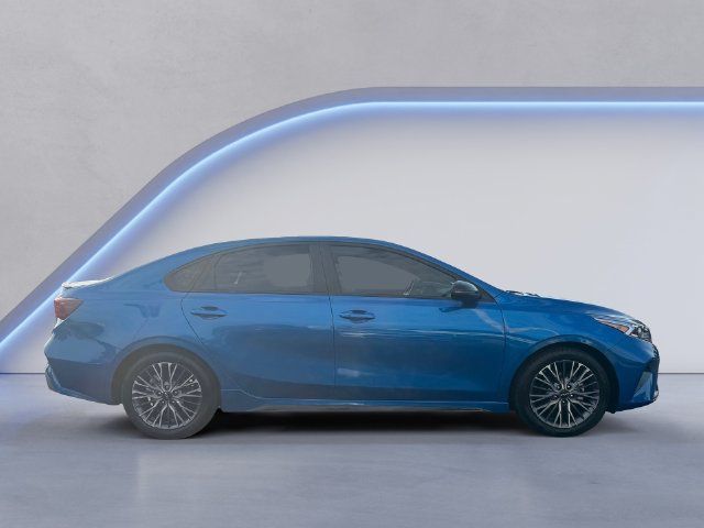Used 2022 Kia Forte GT-Line w/ GT-Line Premium Package FWD image 4