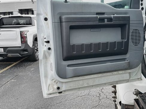 Used 2015 Ford F650 2WD Regular Cab Super Duty image 16