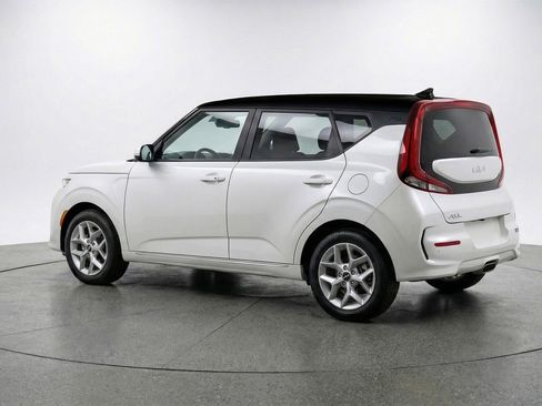 Used 2025 Kia Soul LX w/ LX Technology Package image 6