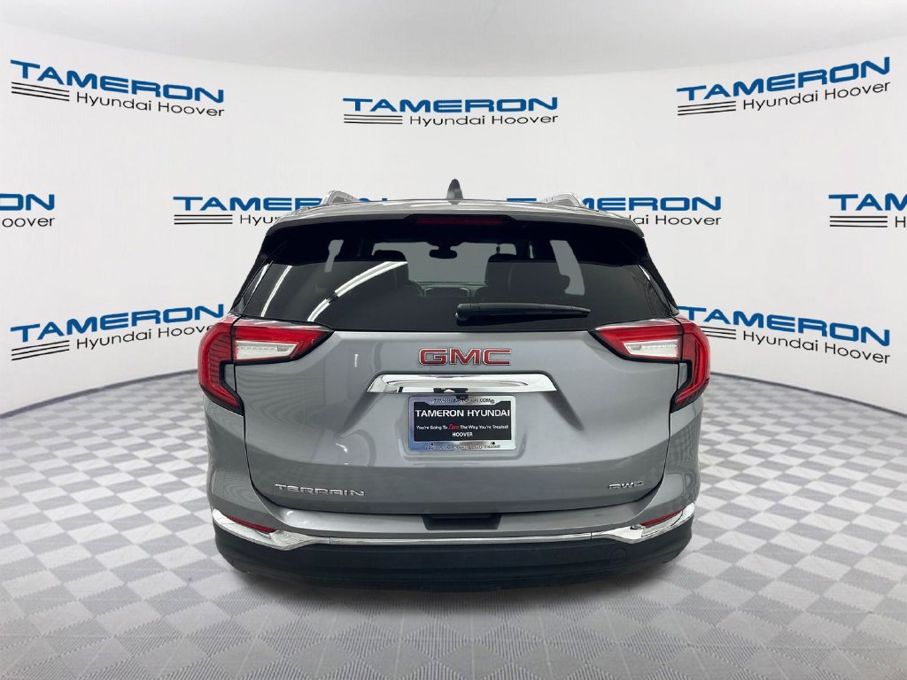 Used 2024 GMC Terrain SLT AWD/4WD image 4