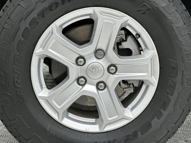 Used 2018 Jeep Wrangler Sport AWD/4WD image 10