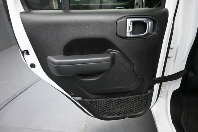 Used 2022 Jeep Gladiator Sport AWD/4WD image 16