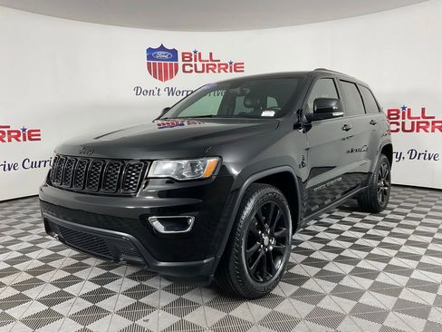 Used 2017 Jeep Grand Cherokee Limited AWD/4WD image 7