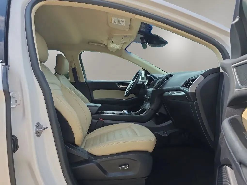 Used 2019 Ford Edge SEL w/ Equipment Group 201A FWD image 49