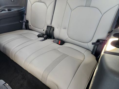 Used 2024 Honda Pilot Touring image 31