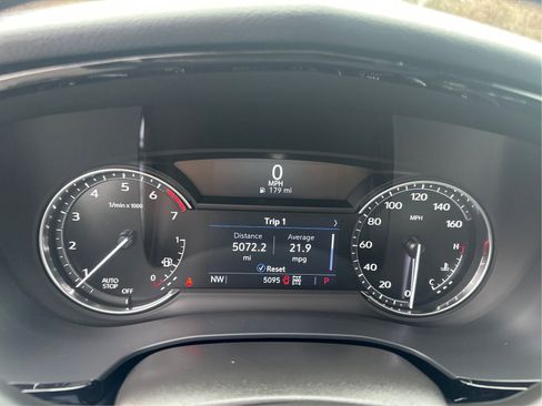 New 2024 Cadillac XT5 Luxury image 17