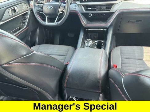 Used 2025 Ford Explorer ST-Line w/ ST-Line Street Pack AWD/4WD image 40