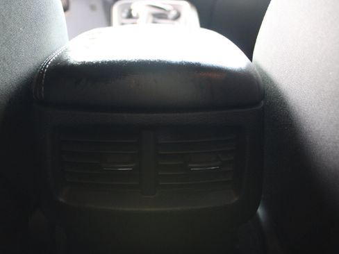 Used 2019 Dodge Challenger SXT image 37