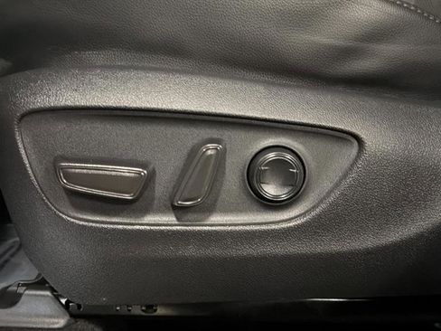 Used 2024 Toyota Highlander Platinum image 15