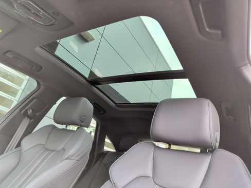 Used 2022 Audi Q5 2.0T Prestige w/ Prestige Package image 28