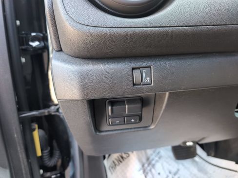 Used 2026 Chevrolet Colorado Trail Boss AWD/4WD image 16