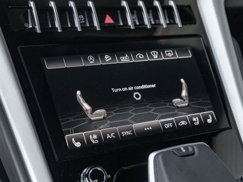 Used 2020 Lamborghini Urus image 33