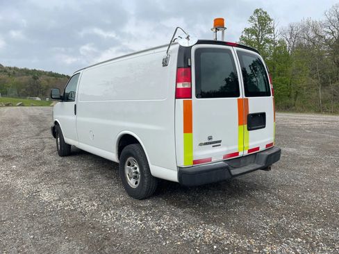 Used 2013 Chevrolet Express 3500 RWD image 14