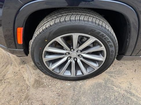 Certified 2022 Jeep Grand Wagoneer Series II AWD/4WD image 12