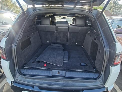 Used 2018 Land Rover Range Rover Sport HSE Dynamic image 8