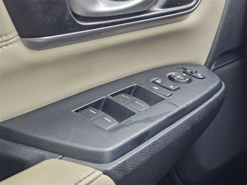 Used 2019 Honda CR-V Touring image 15