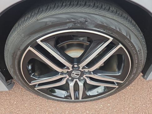 Used 2017 Honda Accord Touring image 11