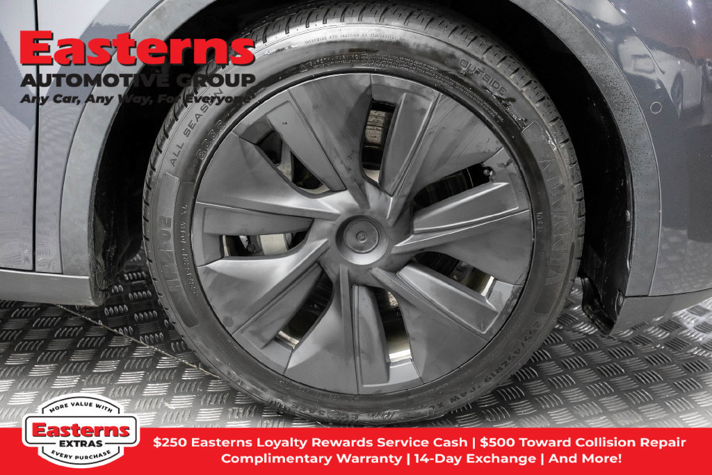 Used 2022 Tesla Model Y Long Range AWD/4WD image 25