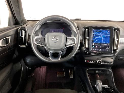 Used 2022 Volvo XC40 P8 Recharge Plus AWD/4WD image 4