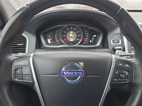 Used 2017 Volvo XC60 T5 Inscription image 18