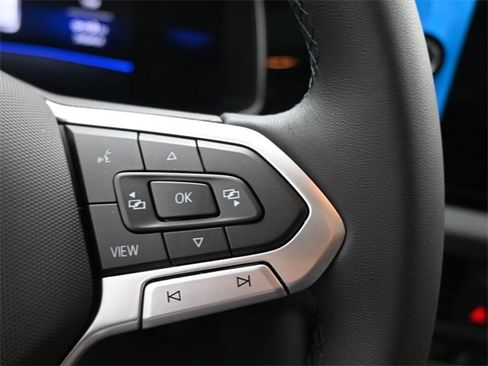 New 2026 Volkswagen Jetta SE image 2