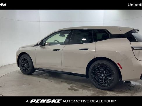 Used 2026 BMW iX xDrive60 w/ M Sport Package AWD/4WD image 6