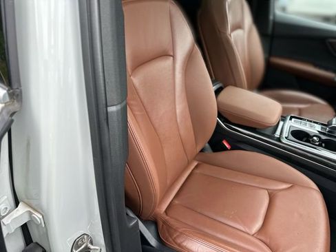 Used 2020 Audi Q7 3.0T Premium w/ Convenience Package AWD/4WD image 25