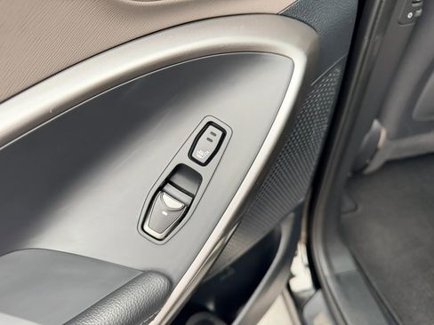 Used 2017 Hyundai Santa Fe Limited image 27