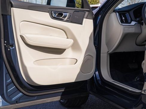 New 2026 Volvo XC60 B5 Ultra w/ Protection Package Premier image 39