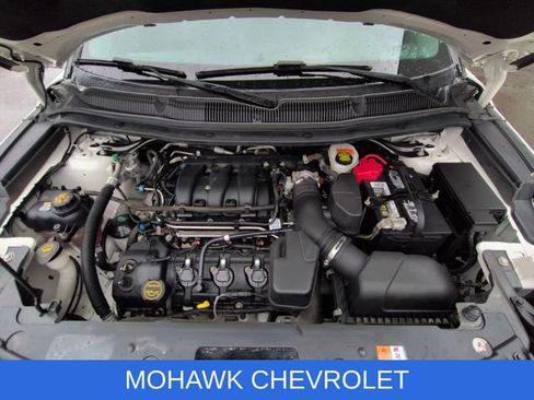 Used 2019 Ford Explorer XLT w/ Equipment Group 202A AWD/4WD image 31