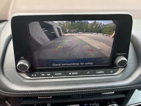 Used 2023 Nissan Rogue SV FWD image 19