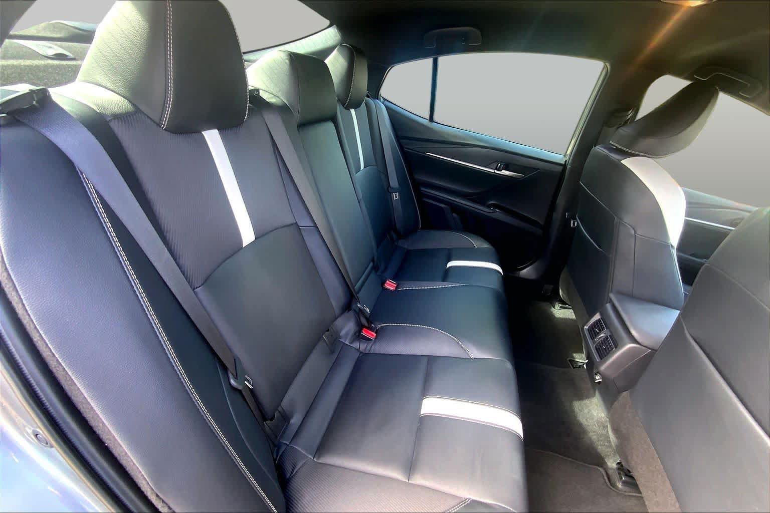 Used 2026 Toyota Camry SE w/ Convenience Package FWD image 19