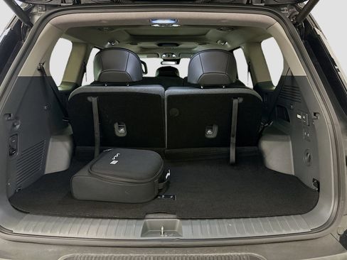 Used 2024 Kia EV9 Wind image 32