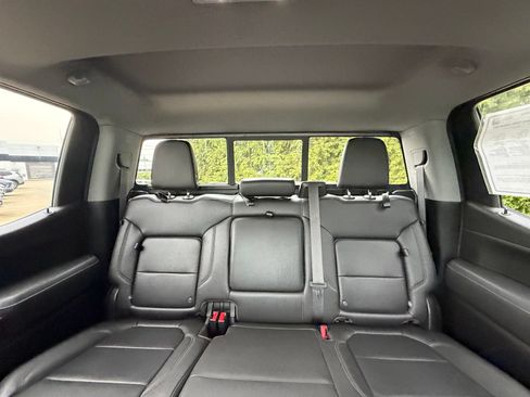 Used 2022 GMC Sierra 1500 SLT w/ SLT Premium Package AWD/4WD image 3