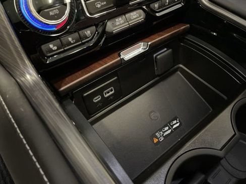 Used 2024 GMC Yukon Denali Ultimate image 35