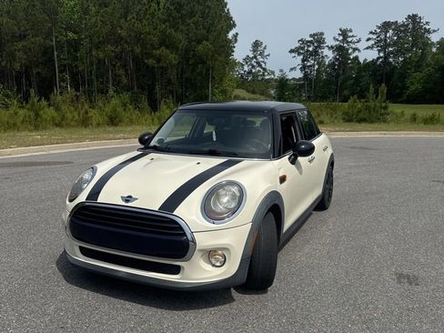 Used 2016 MINI Cooper 4-Door Hardtop image 1