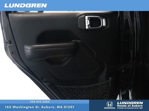 Used 2018 Jeep Wrangler Unlimited Rubicon image 11
