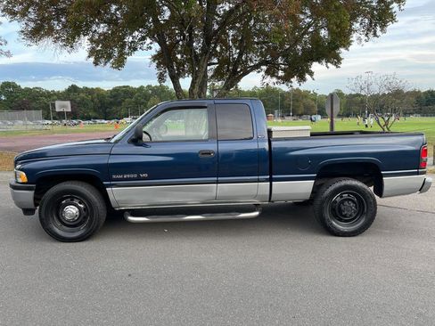 Used 2001 Dodge Ram 2500 Truck 2WD Quad Cab image 24