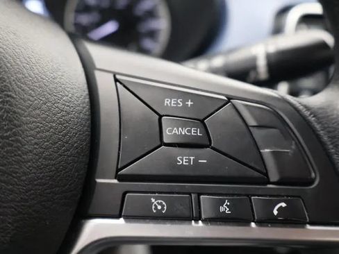 Used 2023 Nissan Versa SV FWD image 18