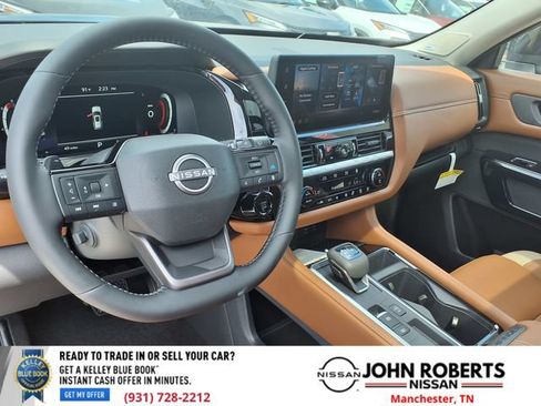 New 2026 Nissan Pathfinder Platinum FWD image 4