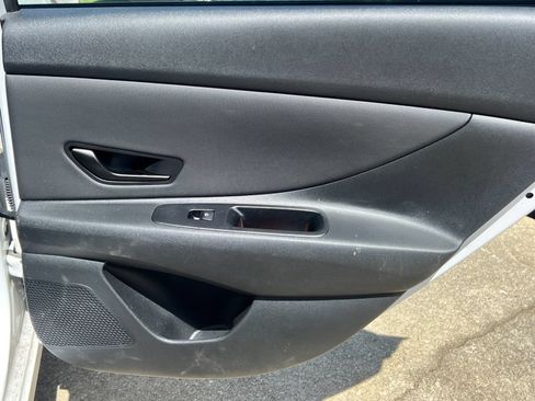 Certified 2025 Hyundai Elantra Sport FWD image 15