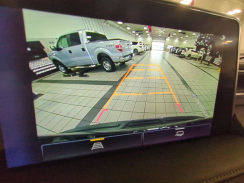 Used 2022 Chevrolet Tahoe Z71 image 8