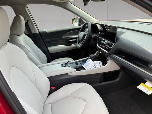 New 2026 Toyota Grand Highlander AWD image 17