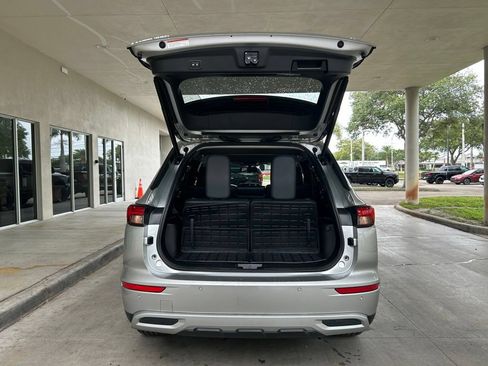 Used 2024 Mitsubishi Outlander SE FWD image 34