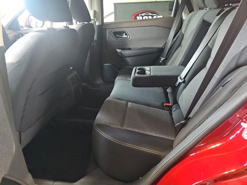Used 2022 Nissan Rogue SV AWD/4WD image 6
